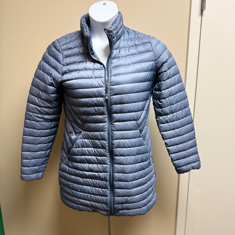 Women's Quilted Silver/Blue Down Puffer Jacket‎ Size Medium